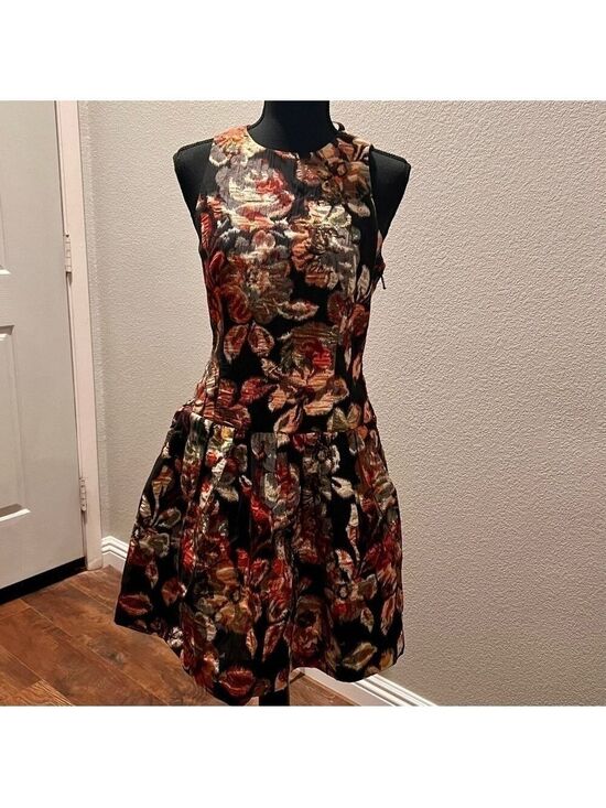 leifsdottir Dresses & Skirts - ANTHROPOLOGIE LEIFSDOTTIR metallic brocade dress. Size 4
